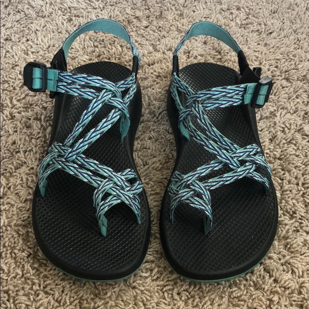 Women’s Chacos •W10